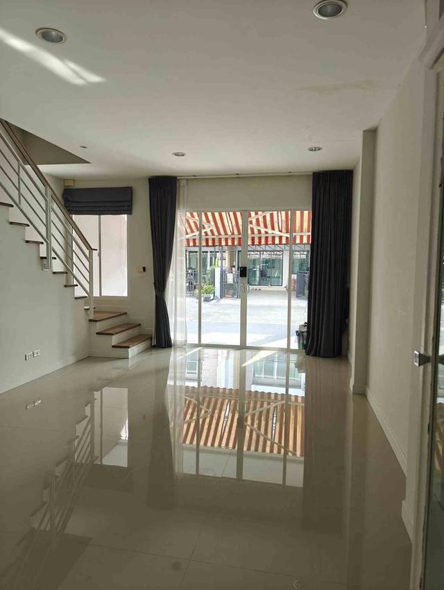 PJ30 ให้เช่าทาวน์โฮมบ้านหลังมุม บ้านกลางเมือง ลาดพร้าว 71 - ถนนนาคนิวาส