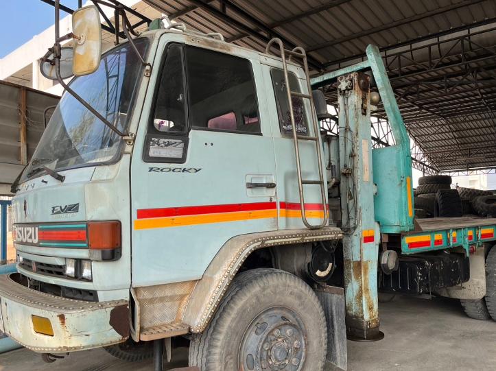 รถบรรทุก 10 ล้อ Isuzu Rocky ไม่ได้ใช้งาน 2