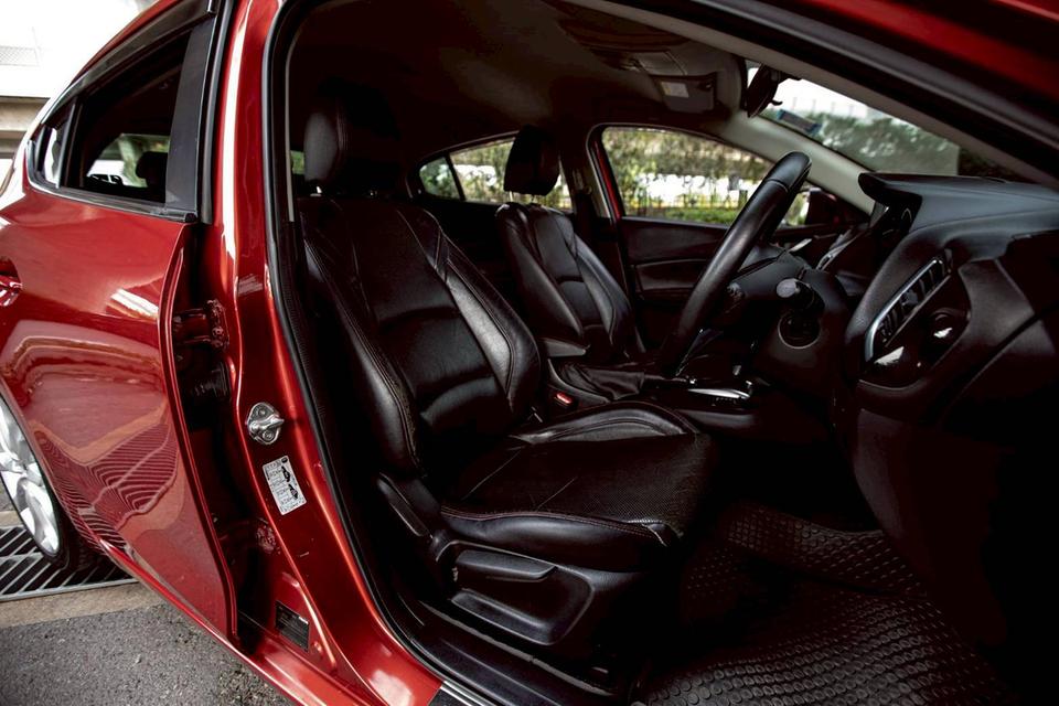 Mazda3 Skyactiv 2.0S ปี 2015 สีแดง 11