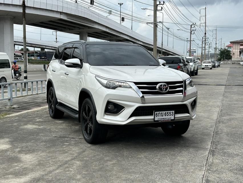 TOYOTA FORTUNER 2.8 TRD SPORTIVO 2WD AT ปี2017
