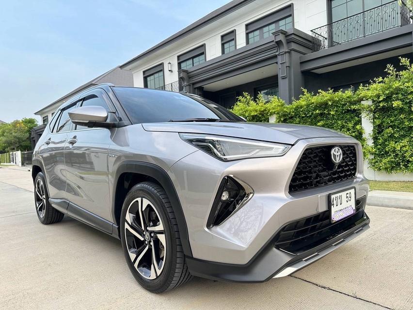TOYOTA YARIS CROSS HYBRID PREMIER LUXURY หลังคาแก้ว (รุ่น TOP สุดของรุ่น) สีเทา รถปี 2024 รถมือเดียวตั้งแต่ป้ายแดงประวัติศูนย์ TOYOTA ทุกระยะ รูปที่ 5