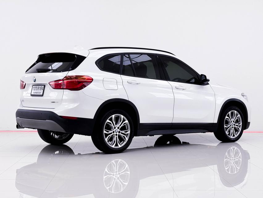 BMW X1 1.5 sDrive18i ICONIC F48 ปี2020 สีขาว รูปย่อยที่ 4