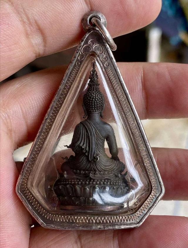 พระพุุทธเลี่ยมนาค