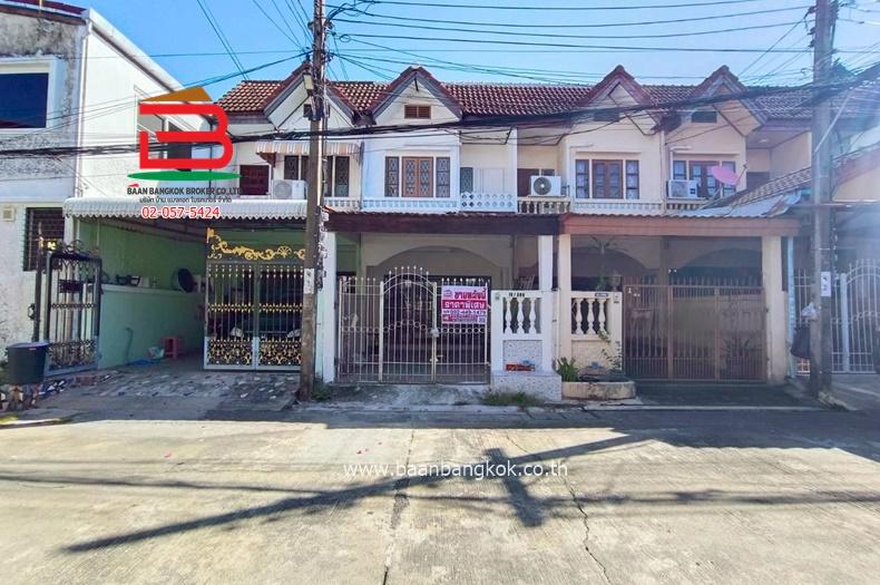 ทาวน์เฮ้าส์ หมู่บ้านสินธานี 1 (ใกล้โรงพยาบาลพญาไทนวมินทร์) เนื้อที่ 18 ตรว. แขวงนวมินทร์ เขตบึงกุ่ม 1