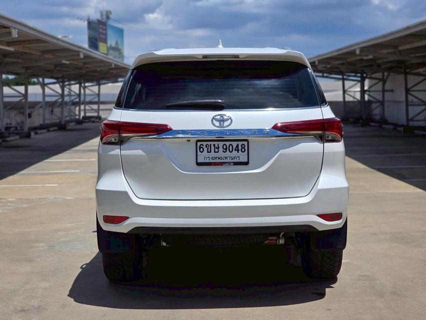 Toyota Fortuner 2.4V 2wd ปี 2019   4