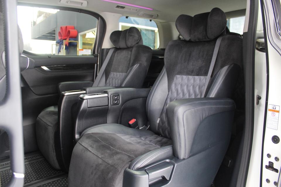 รหัสรถ JRS8573 TOYOTA Alphard 2.5 SC น้ำมันล้วน กับชุดแต่ง Lexus LM 300 ปี 2016 11