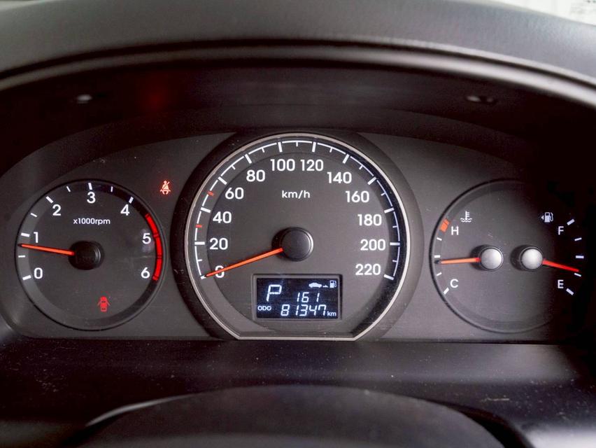 Hyundai H1 2.5Deluxe ปี19 8