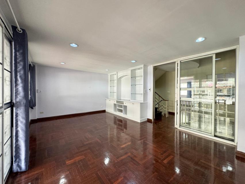 ขาย / เช่าด่วน ทาวน์เฮ้าส์ 4 ชั้น หมู่บ้าน วราธรวิลล์ พัฒนาการ 44 12