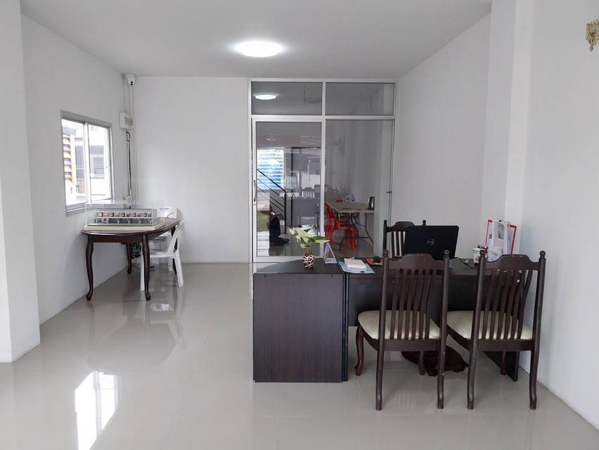 อาคารพาณิชย์ 3 ชั้น 4 ห้องนอน 3 ห้องน้ำ โครงการพระปิ่นสวนส้ม 6