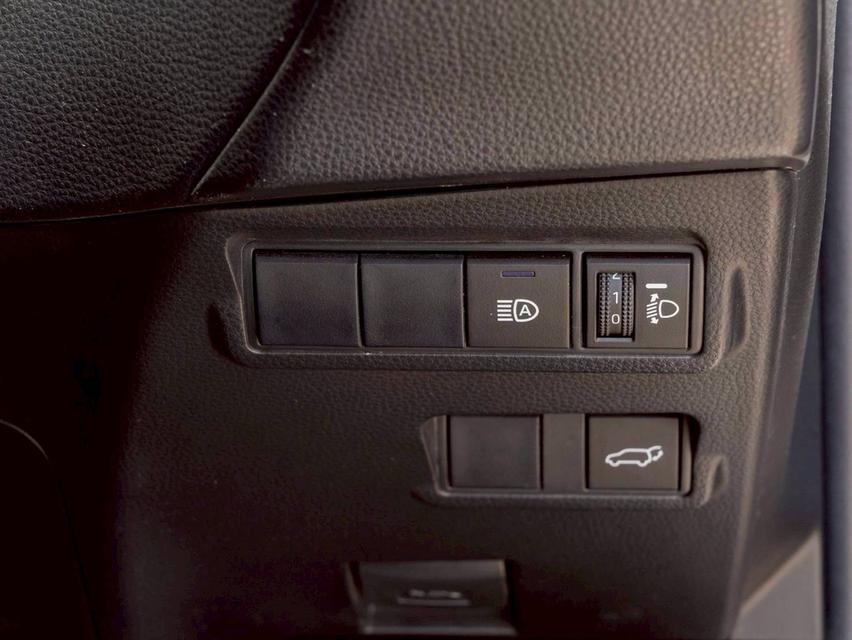 ขาย Toyota Cross 1.8Hybrid ปี20 9