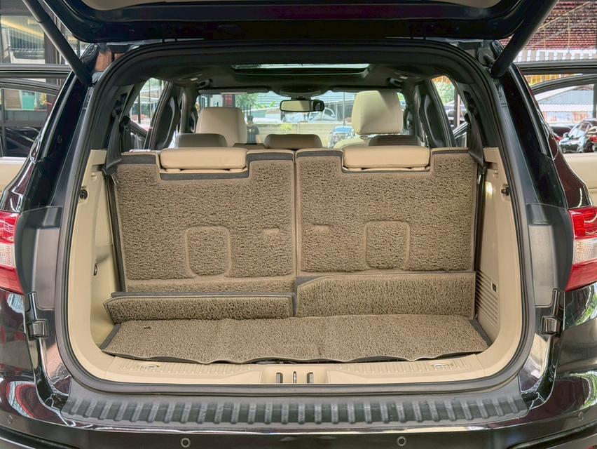 รถครอบครัวดุดันไม่เกรงใจใคร ออพชั่นจัดเต็ม  FORD EVEREST 3.2 TITANIUM+ 4WD ปี2016 ตัวท็อปสุดของรุ่น 8