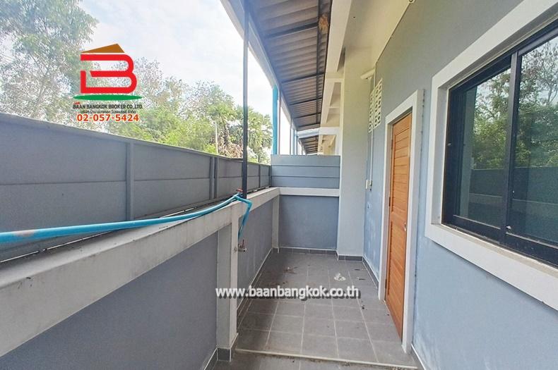 บ้านแฝด หมู่บ้าน กฤษดาเพลส เนื้อที่ 33 ตรว. ถนนกาญจนาภิเษก ต.คลองห้า อ.คลองหลวง จ.ปทุมธานี 7