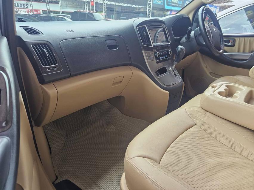 เข้าใหม่#Hyundai #H1 deluxe Top ปี 2018 จด 2019 สีดำ ดีเซล 11 ที่นั่งรถศูนย์ฮุนได ไมล์แท้เพียง 149,xxx km. รูปที่ 15