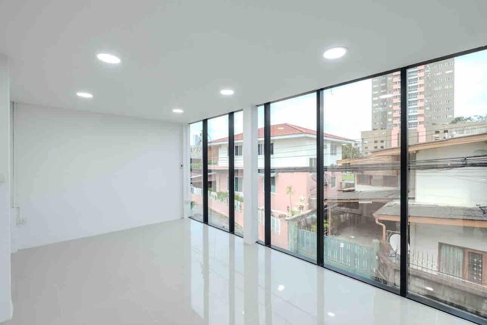 ที่ดินพร้อมตึกออฟฟิต+โกดังขนาดเล็ก 2