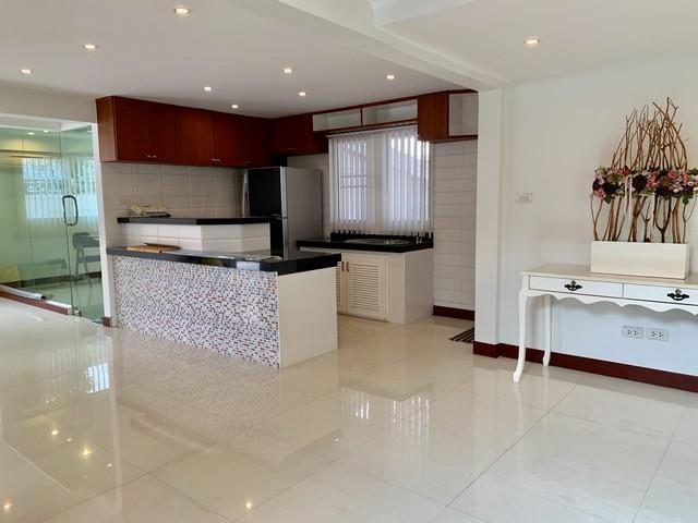 ให้เช่าบ้านเดี่ยว 2 ชั้น 450 ตรม. ใจกลางเมืองลาดพร้าว ซอยเสนานิคม1 สภาพสวย ทำเลดี 6
