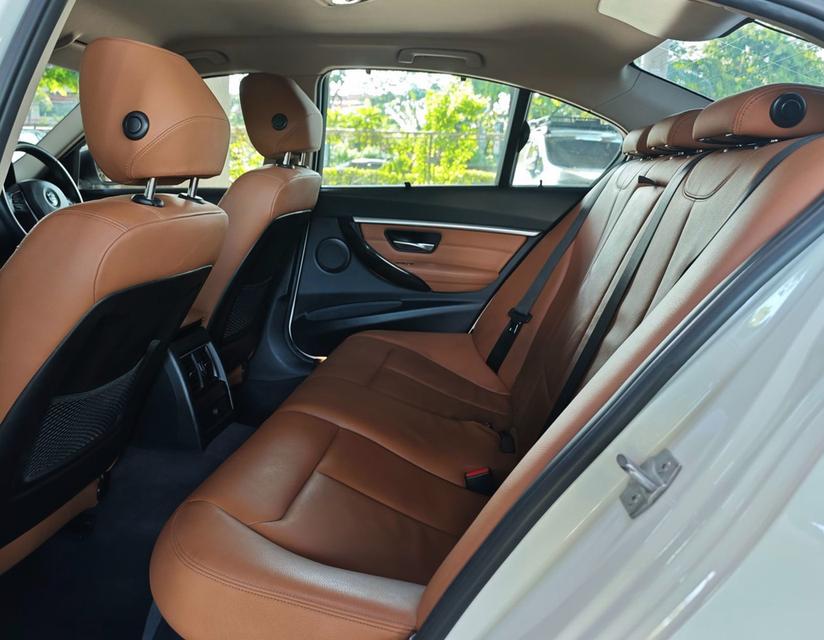 BMW 330e Luxury F30 Plug-in Hybrid ปี 2018 รูปที่ 14