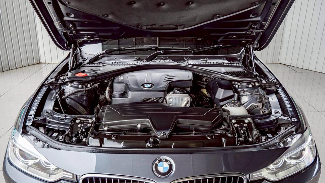 BMW 320i Luxury ปี15 รูปที่ 14