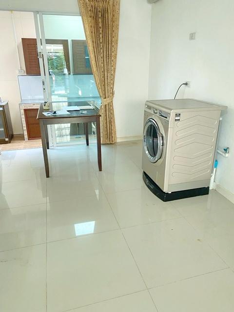 โลตัส ประชาอุทิศ 900ม. ตลาดประชาอุทิศ 90 800 ม. indy ให้เช่าทาวน์โฮม 2 ชั้น ติดถนน 18ตร.ว. 146ตร.ม. 2นอน 3น้ำ ตลาดแฟลต ก 2