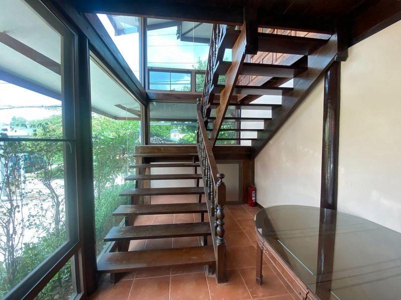 ให้เช่าบ้านบ้านเรือนไทยโมเดินท์  ซอยรามคำแหง 16 เนื้อที่ 200 วา  มีบ้าน 2 หลัง จอดรถได้ 12 คัน จดทะเบียนบริษัทได้ เหมาะทำออฟฟิศสำนักงาน  5