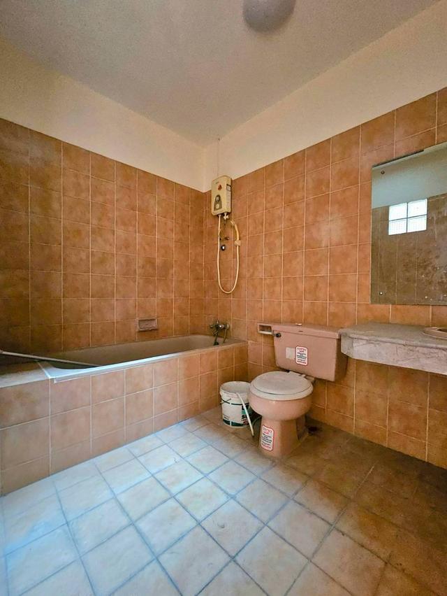 ขายด่วน📌📌  หมู่บ้านสิรินเฮ้าส์1 ปากเกร็ด16  🏠ทาวน์โฮม 3ชั้น  พื้นที่ 30 ตร.ว  🛏6 ห้องนอน 🚽4 ห้องน้ำ 🚘1 ที่จอดรถ 🌞หน้าบ้านหันทางทิศตะวันออก  [ 9