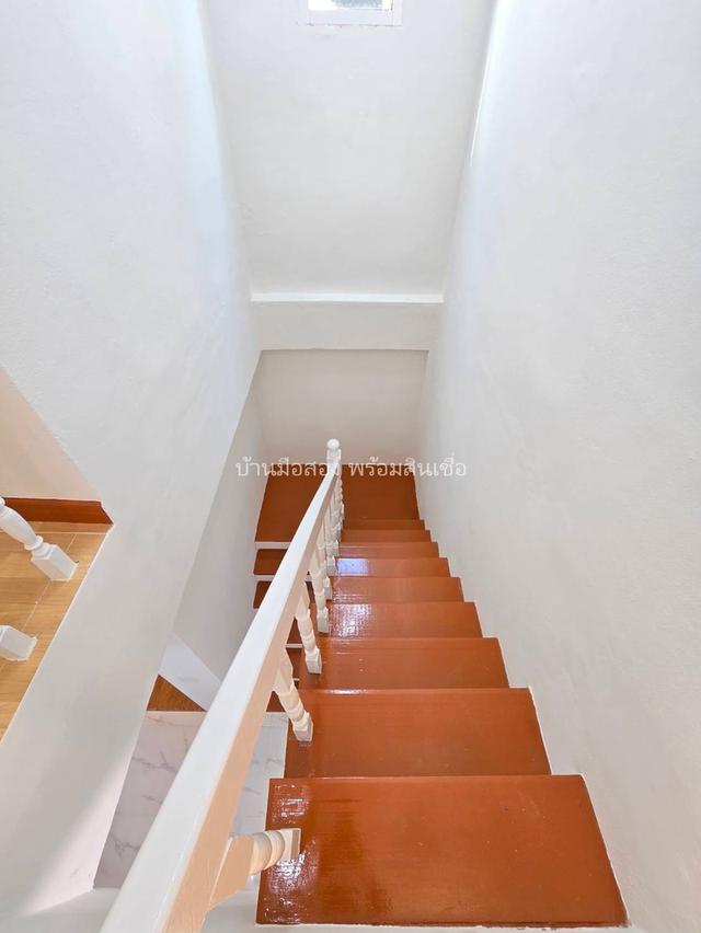 หมู่บ้านฉัตรหลวง ราษฎร์อุทิศ 10