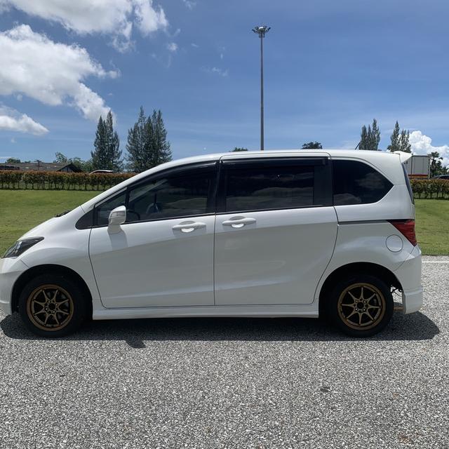 HONDA FREED 1.5 AUTO