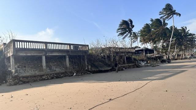 สนใจทรัพย์ดีราคาเงื่อนไขคุยตรงเจ้าของได้ ขายที่ดินริมหาดสะพลีทรายขาวน้ำใสคราม สวยงามวิวทะเลธรรมชาติสุดสุด ปะทิวใกล้หาดสว