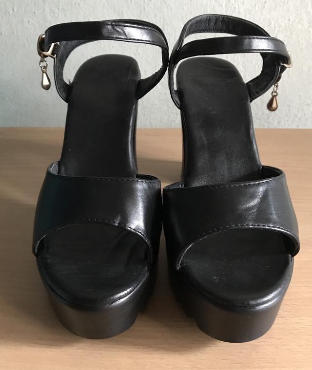 รองเท้ามือสอง แบรนด์ต่างประเทศ 15