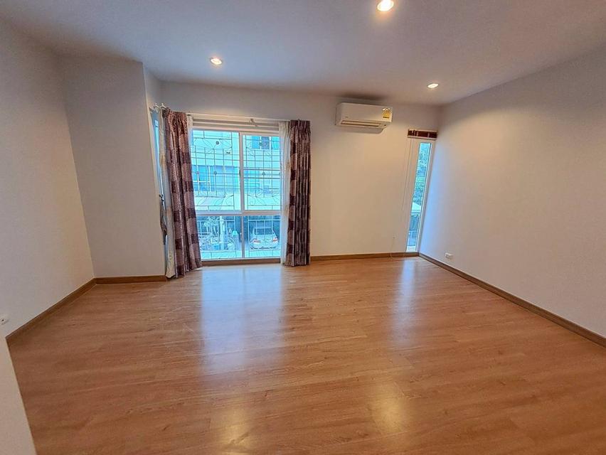 ให้เช่าทาวน์โฮม 3 ชั้น พาทิโอ ซอยพัฒนาการ 38 สวยพร้อมอยู่ ใกล้ APL หัวหมาก (N.1990) 9