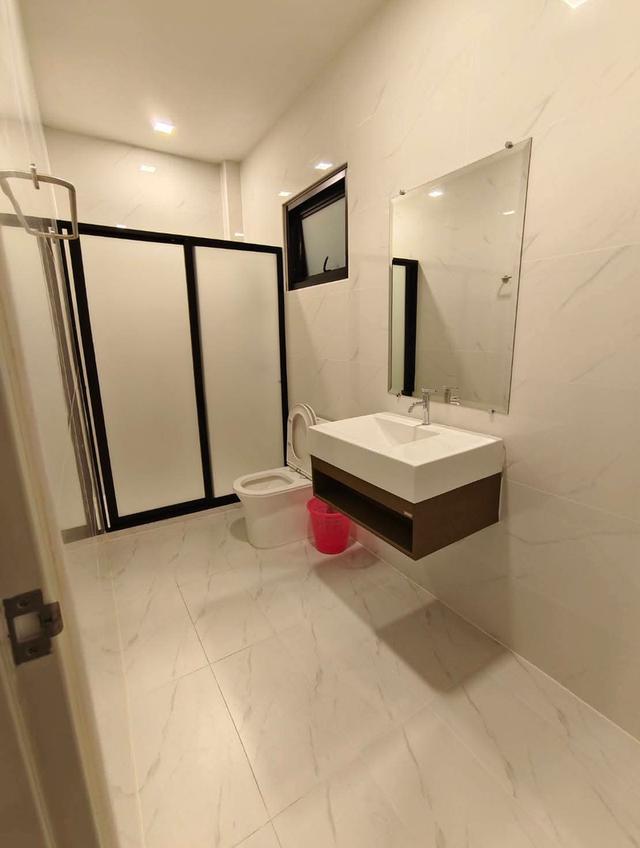 Chokchai village 9 for rent 5 bedroom  5