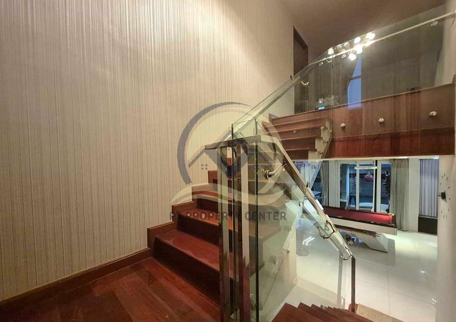 โครงการรัชดานิเวศน์ ซอยประชาราษฎร์บำเพ็ญ 24 ถนนรัชดาภิเษก บ้านเดี่ยว 2 ชั้น สร้างเองสไตล์โมเดริน์ พร้อมสระว่ายน้ำส่วนตัว อยู่ใจกลางเมือง เดินทางง่าย ใ 18