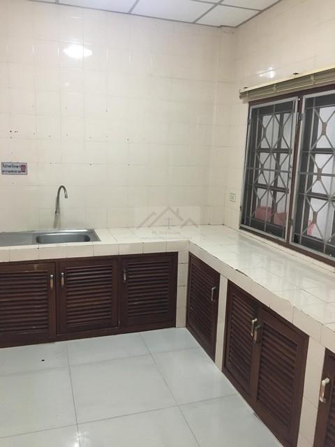 ให้เช่า ทาวน์โฮม ลาดพร้าวซอย 29 พร้อมเฟอร์นิเจอร์ ใกล้ MRT ลาดพร้าว ลาดพร้าวซอย 29 เขตจตุจักร 5