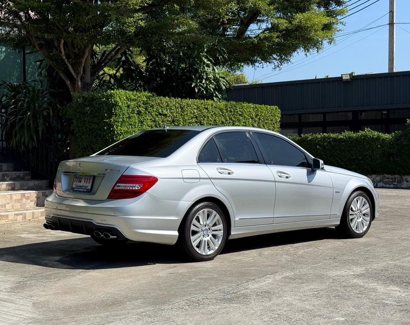 2014 BENZ C200 W204 รถมือเดียวออกป้ายแดง รถวิ่งน้อยเพียง 108,000 กม รถเข้าศูนย์ตามระยะ รถไม่เคยมีอุบัติเหตุครับ 3