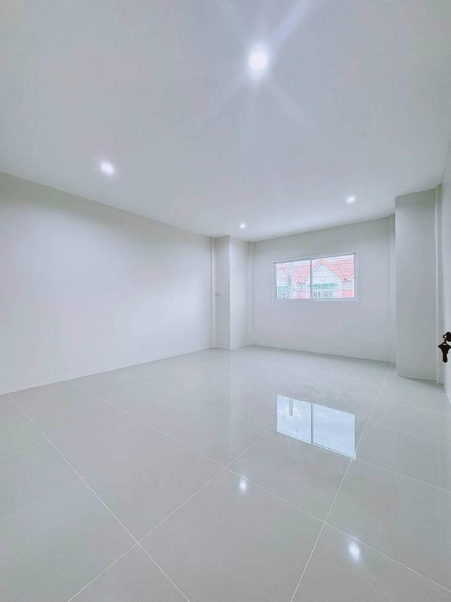 ทาวน์เฮ้าส์ รีโนเวทใหม่ เพชรเกษม - บางบอน
