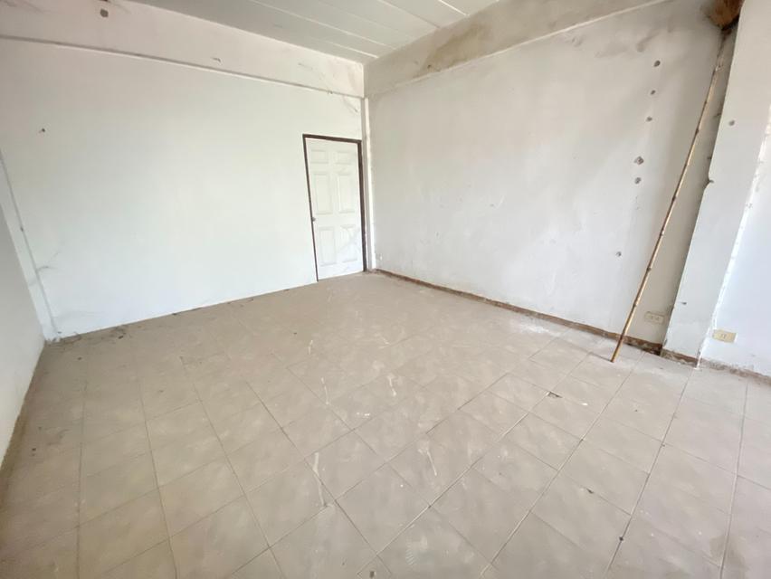 ขายด่วน!! อาคารพาณิชย์ 2 คูหาด้านหน้าทะลุกัน ทำเลดี จ.อุดรธานี (OSS-098) 9