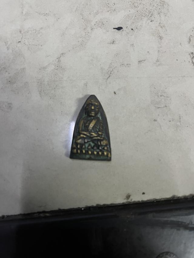 หลวงปู่ทวดมือสองครับ