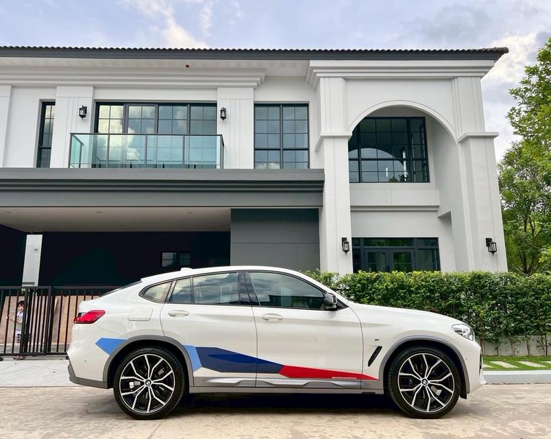 BMW X4 xDrive20d M Performance Edition  สีขาว Alpine White  ปี21 ดีเซ 3