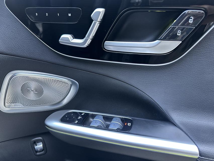 หรูหรา ออฟชั่นเต็ม กับ BENZ C220d AMG Dynamic W206 จดทะเบียนปี2023 รูปที่ 5