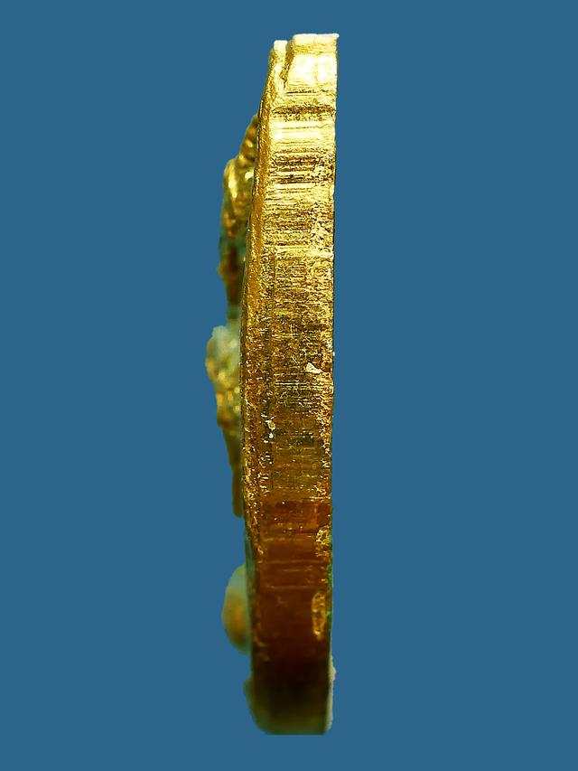 เหรียญหยดน้ำยอดขุนพล เนื้อทองคำ หลวงปู่โต๊ะ ปี 2521...สวยเดิม 4