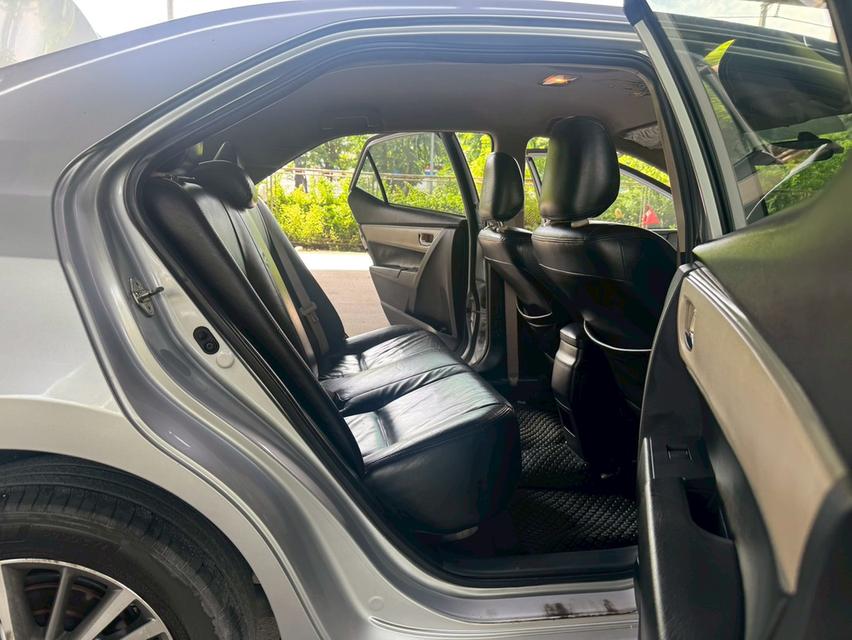 Toyota Altis 1.8E Year 2015 9