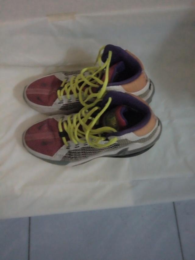 รองเท้าผ้าใบไนกี้เล่นกีฬา 2