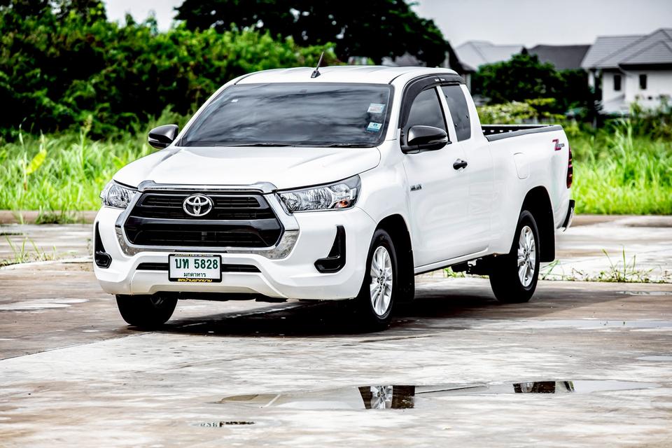 TOYOTA HILUX REVO 2.4 Z EDITION SMART CAB ปี 2022 สีขาว 
