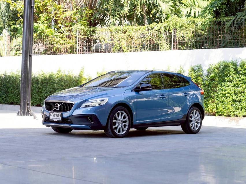 Volvo V40 Cross Country D4 ปีจด 2017♨️ #ประกันเครื่องเกียร์3ปี3หมื่นkm.