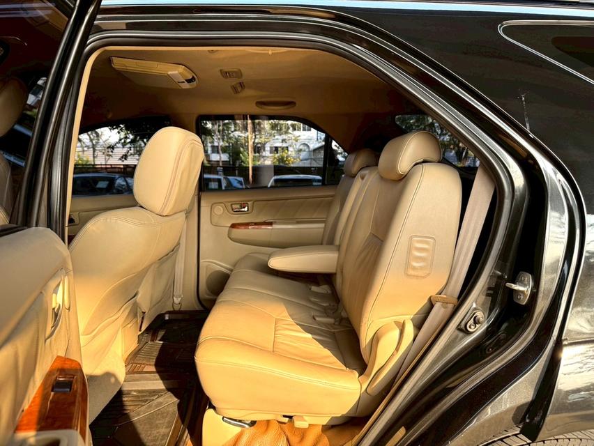 ขายรถ Toyota Fortuner 2.7V ปี 2009 สีดำ เกียร์ออโต้ รูปที่ 13