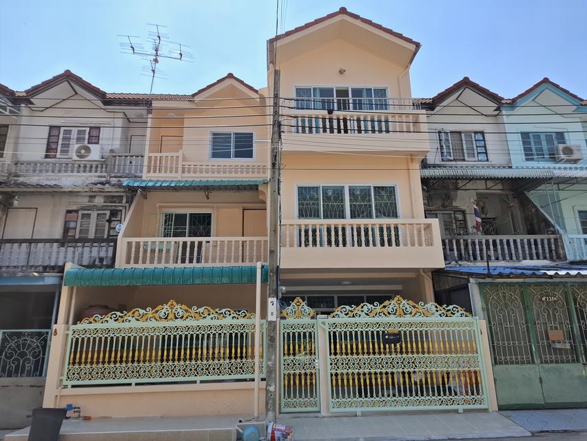 ขายทาวน์เฮ้าส์ 3 ชั้น 2 หลังทะลุกันหมู่บ้านสินทวีสวนธน 1 1