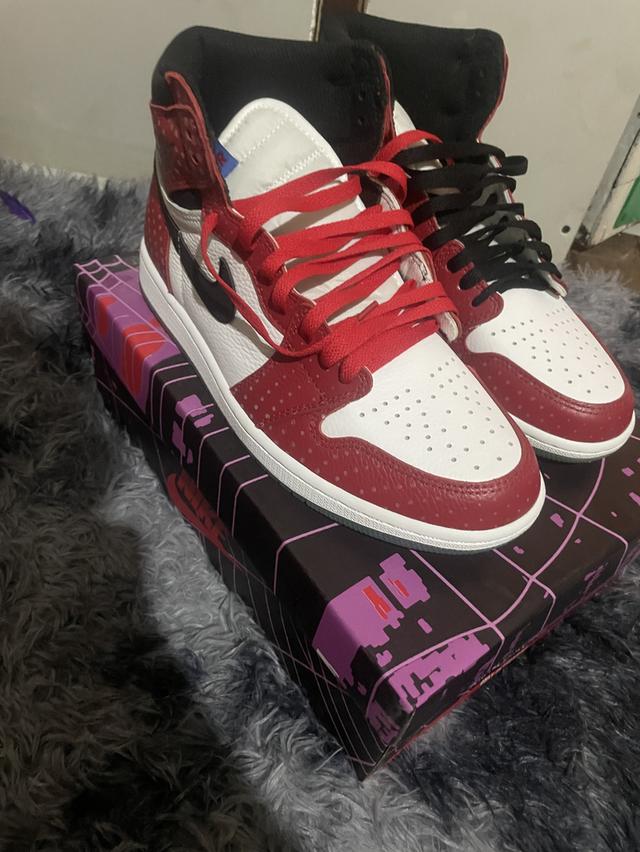 Nike Spider-Man (Air Jordan 1) 3