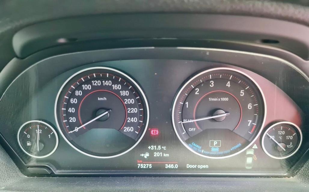 ปี 2018 BMW SERIES 3, 330e Sport LinePlug-in Hybrid รถวิ่งน้อย75,275km. มีประวัติเข้าเช็คระยะศูนย์ (LCI) 15