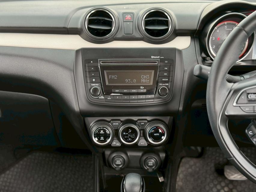 Suzuki Swift 1.2 GLX CVT สีขาว ปี 2019 ไมล์ 57,xxx km 16