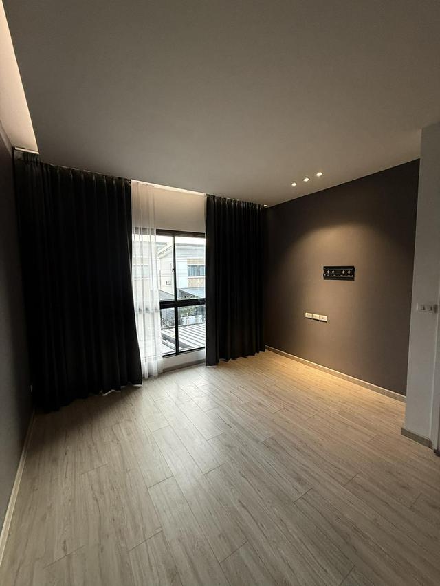 ขาย/ให้เช่า ด่วนน‼️ เจ้าของปล่อยเองบ้านสวย ตกแต่งทั้งหลัง เดินทางสะดวก ติดมอเตอร์เวย์ 6