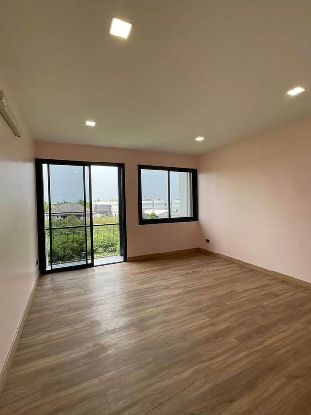 🏢✨ ให้เช่าด่วน! โฮมออฟฟิศหรู 4 ชั้น The Harmony รามอินทรา (หลังมุม ทิศเหนือ) 305 ตร.ม. 70,000 บาท/เดือน ใกล้ MRT ชมพู! 🚆 10